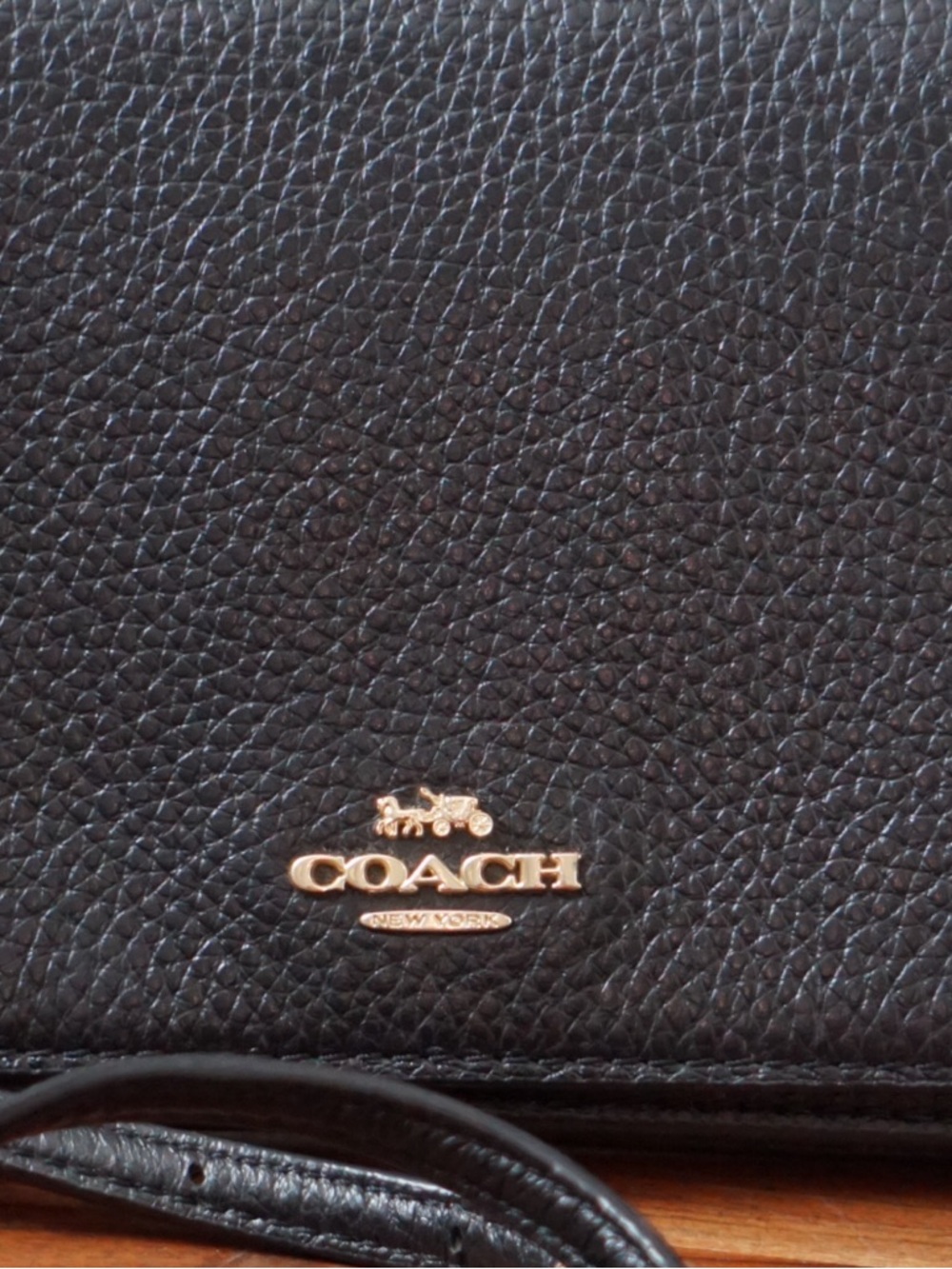 Coach Fold Over Crossbody Clutch Black Pebbled Leather Gold Hardware - Picture 2 of 8